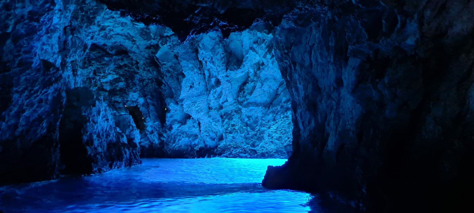 PLAVA špilja - otok Biševo